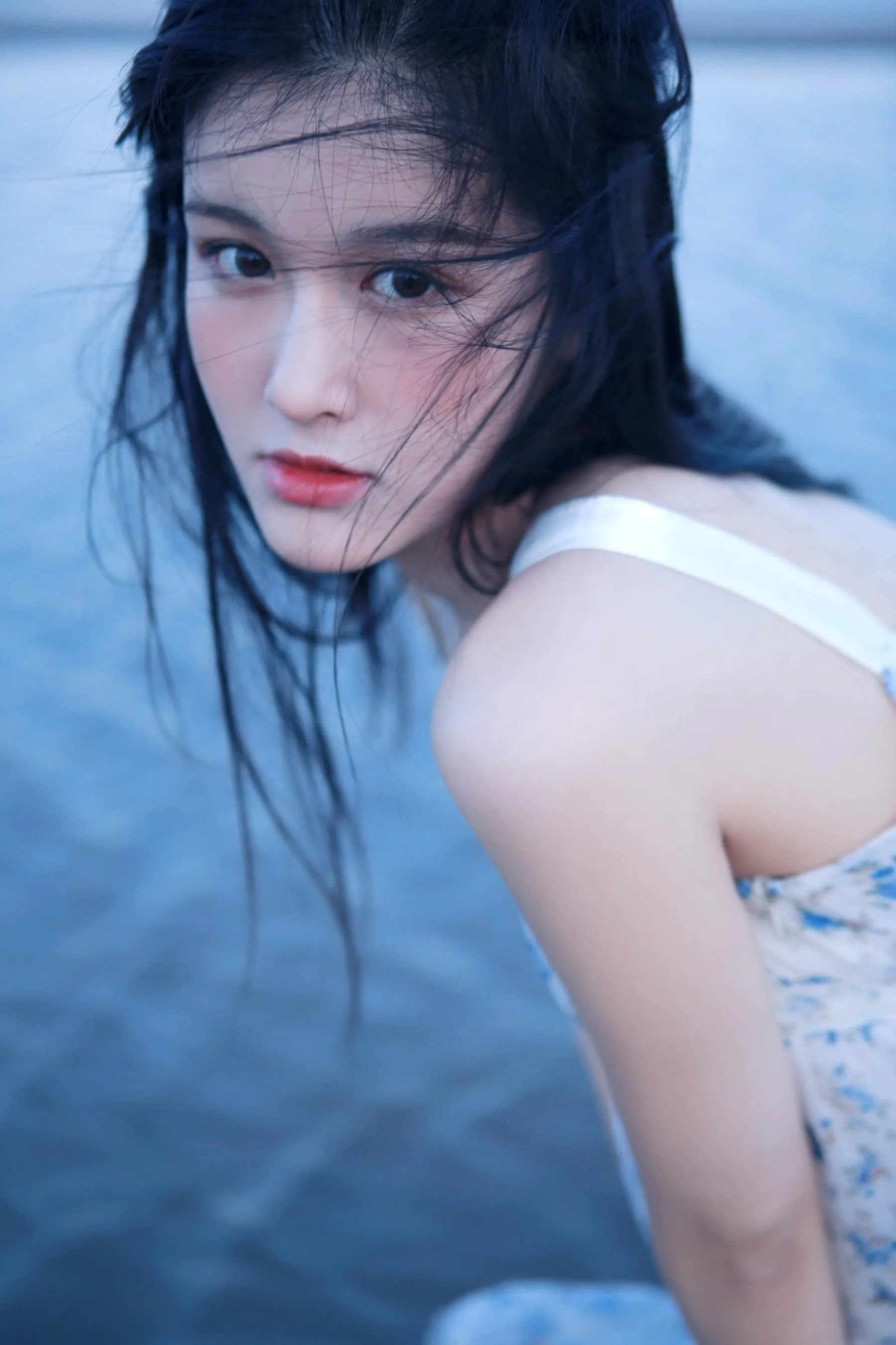 [艺图语] 2022.05.15 很靠近海 尚雨茜Momooly [26P]插图1